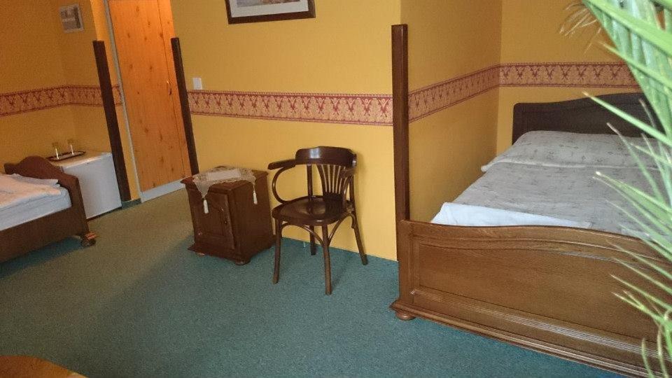 Fenyves Fogado Hotel Szurdokpüspöki Quarto foto